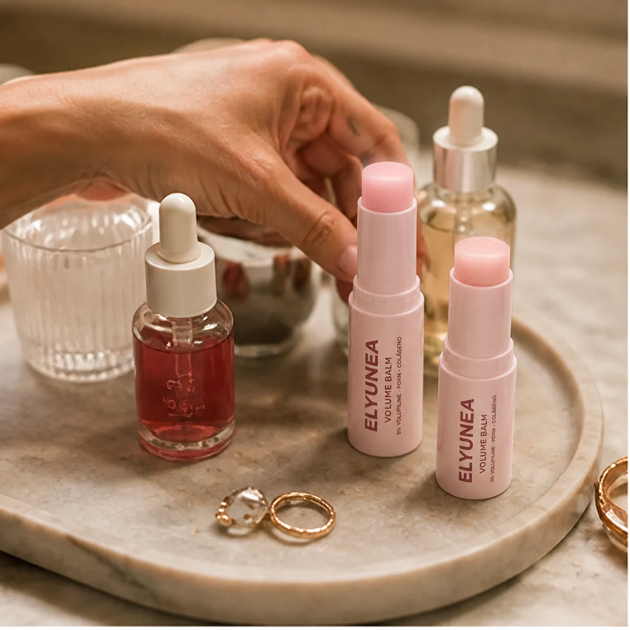 Imagen editorial para PDRN y retinol: ¿podés usar ambos y en qué orden?